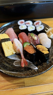 【夕食：お部屋食】地元の新鮮な特上寿司プラン！お部屋でのんびりとしたい方におすすめ！